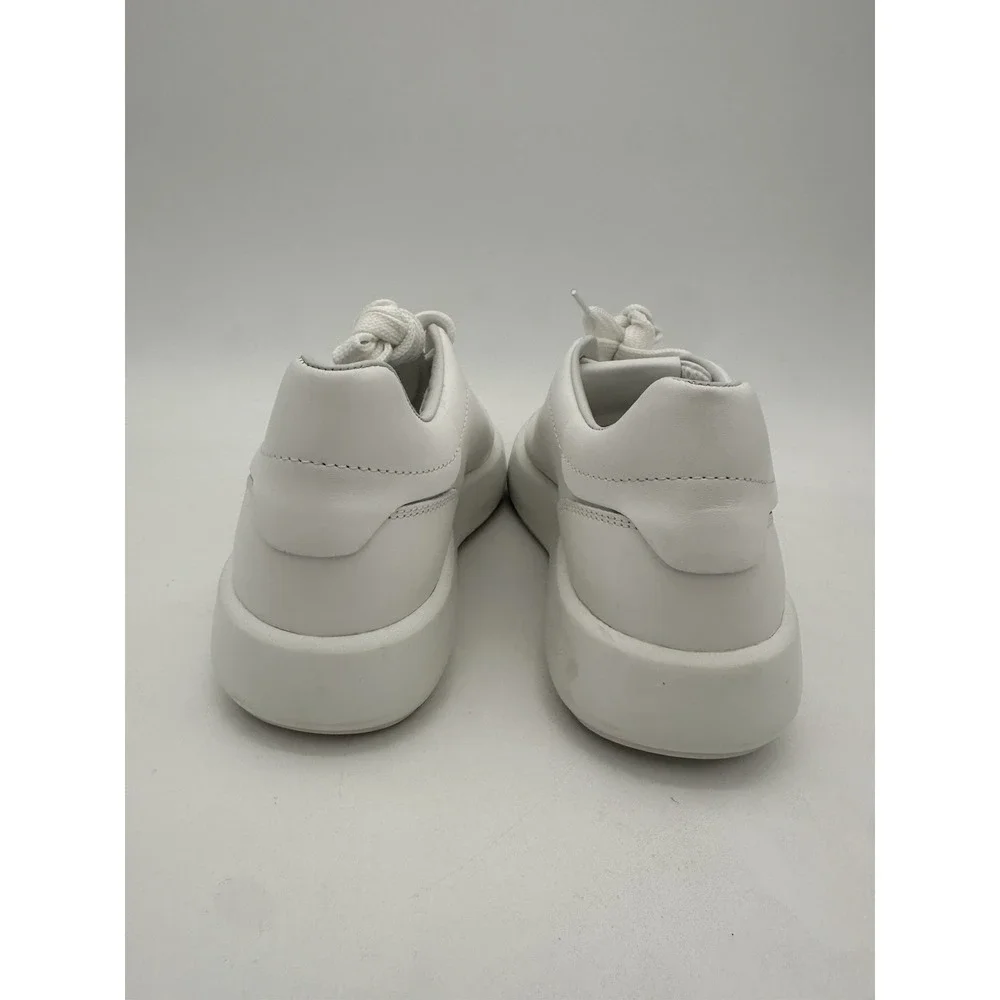 EUC Stuart Weitzman Pro Sleek Leather Sneakers women's size 8 white 1624